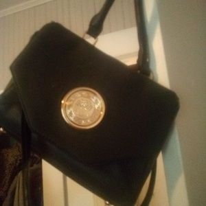 Est 1602 Black purse